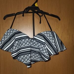 SO Black and White Floral Bikini Top